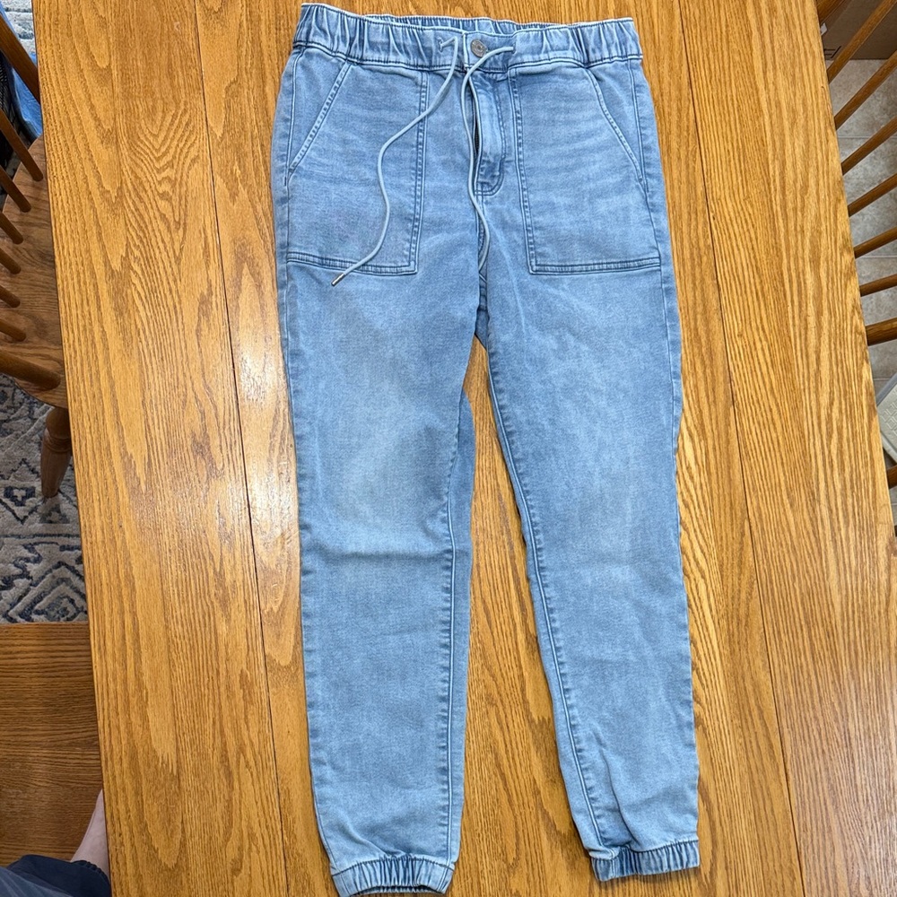American Eagle Outfitters Light Blue Cropped Jeans